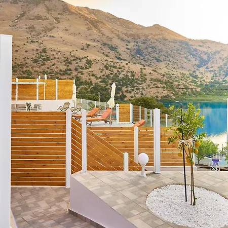 Kávallos Lake View Suites מראה חיצוני תמונה