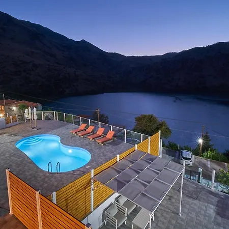 Kávallos Lake View Suites מראה חיצוני תמונה