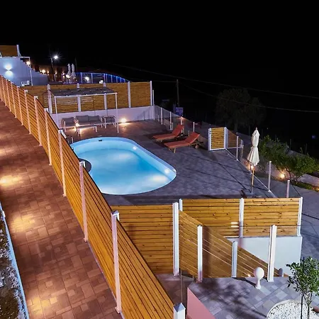 Kávallos Lake View Suites מראה חיצוני תמונה