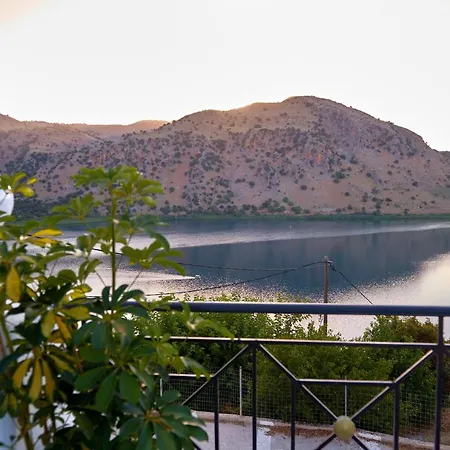 Kávallos Lake View Suites מראה חיצוני תמונה