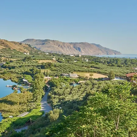 Kávallos Lake View Suites מראה חיצוני תמונה