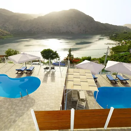 Kávallos Lake View Suites מראה חיצוני תמונה